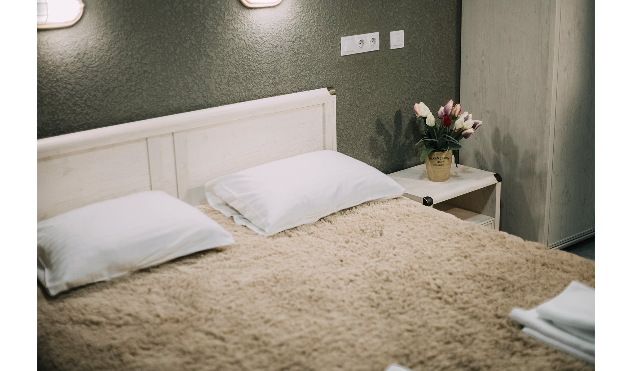 background header 1